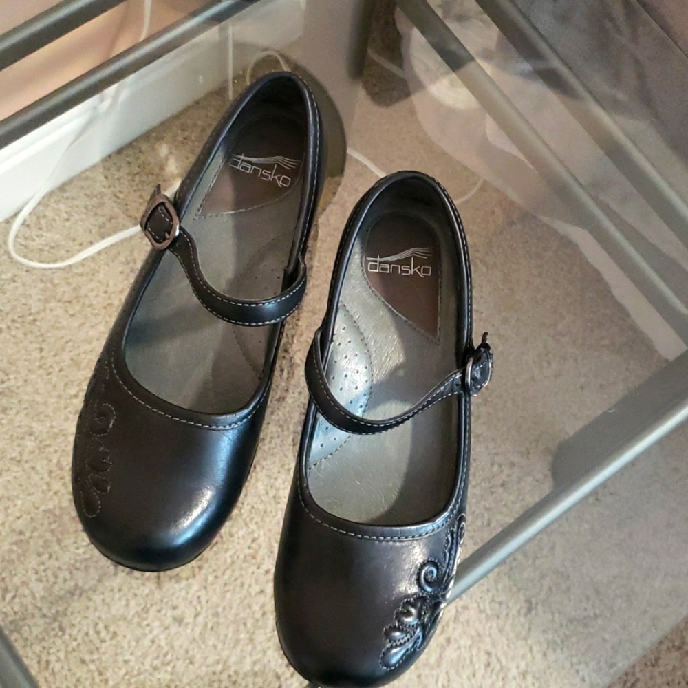 Dansko womens black shoes size 39